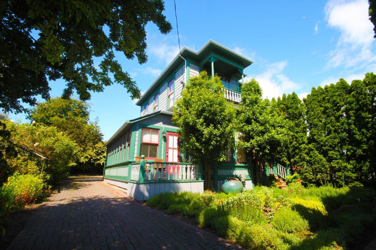 Spinnakers Gastro Brewpub & Guesthouses Victoria Zewnętrze zdjęcie
