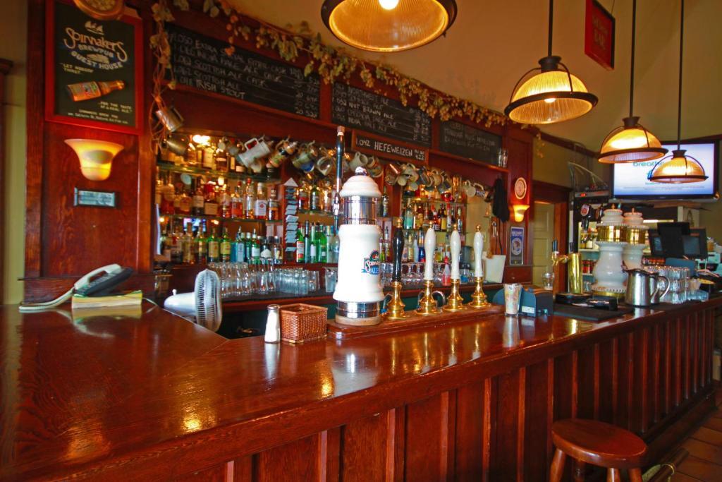 Spinnakers Gastro Brewpub & Guesthouses Victoria Zewnętrze zdjęcie